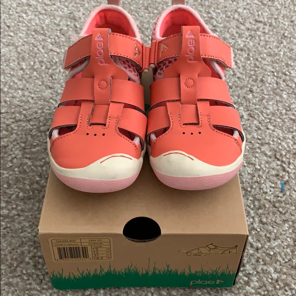 Plae shoes